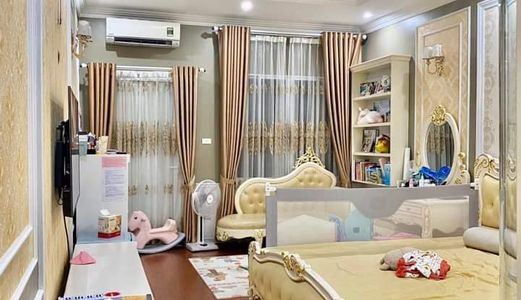 Phố Hoàng Cầu 60M2 X 5T, Thang Máy, Ô Tô Tránh, Tặng Nội Thất Tiền Tỷ -13.8 Tỷ- Ở Và Văn Phòng