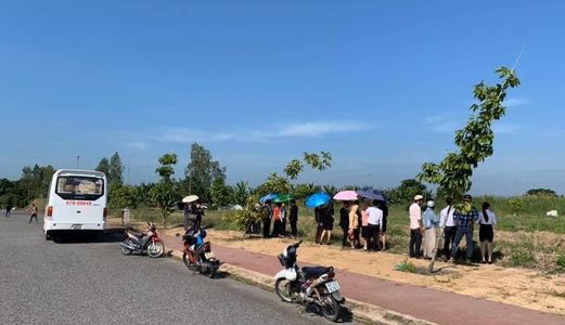 Đất Nền Ngay Uỷ Ban 