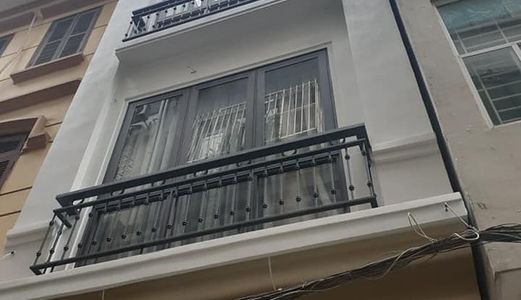 Bán Nhà Tại Văn Hương, Đống Đa, 50M, 4T, Mt4.3, 3.5 Tỷ, Liên Hệ: 0983428016