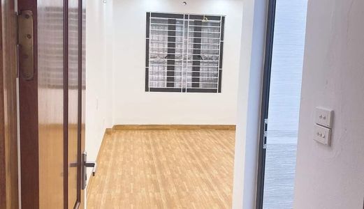 Bàn  Nhà Phố Láng Hạ,dt 32M2, 6 Tầng,.