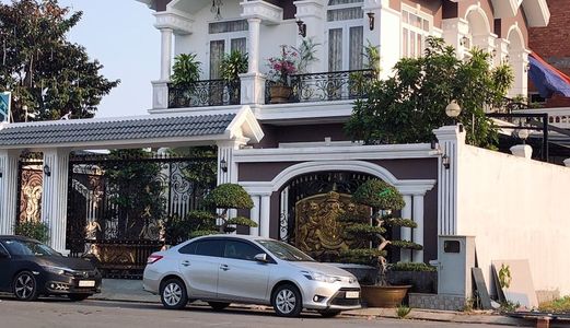 Bán Nhà Biệt Thự Châu Âu 5 Sao , 1 Trệt 2 Lầu , Phía Sau Chợ Bình Chánh 1.5Km Có Shr