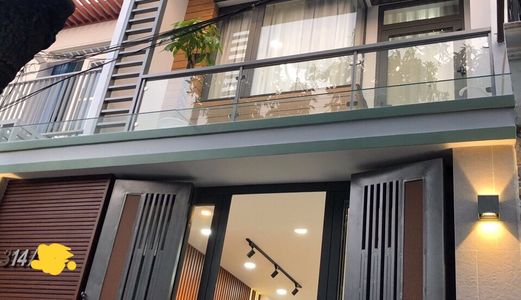 Bán Nhà Đẹp Hẻm 314 Huỳnh Tấn Phát, 40m2, Trệt , Lầu ,2 Phòng ngủ ,3Wc - Full Nội thất Cao Cấp - Giá 4.5 Tỷ 