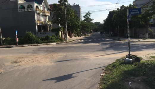 Cần Bán Gấp Lô Đât 2 Mặt tiền, Tặng Kèm Nhà 3 Tầng Trục Đường Ngô Gia Tự_Vĩnh Yên