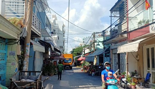 Nhà Hẻm xe hơi 180 Bùi Văn Ba - 3X6M- Trệt , 2 Lầu- Tặng Nt - Giá 1.68 Tỷ 