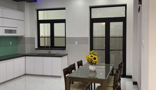 Bán Nhà Khu Phạm Hữu Lầu - Q7 - 5X18M- 3 Tầng - Đường 20M - Gía 11.2 Tỷ .