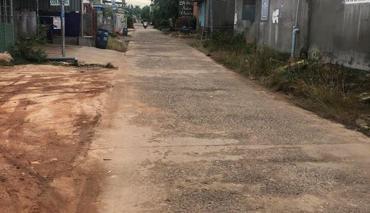 Cần Bán Lô Đất Rất Đẹp Mặt Tiền Đường Song Hành Ql1A , Khu Dân Cư Đông Đúc Ngã 3 Suối Cát , Tiềm Năng Buôn Bán Rất Cao .  