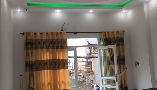 Nhà Q10. Đường Thành Thái, Hẻm Xe Hơi Hết Ga Mà Chạy, Dọn Về Ở Ngay