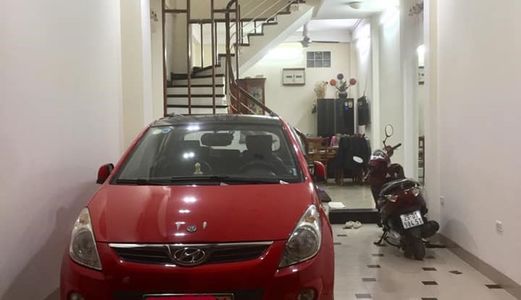 Vị Trí Nhà Rất Đẹp Ngay Hồ Hoàng Cầu Phố Trần Quang Diệu, Ô Tô Vào Nhà