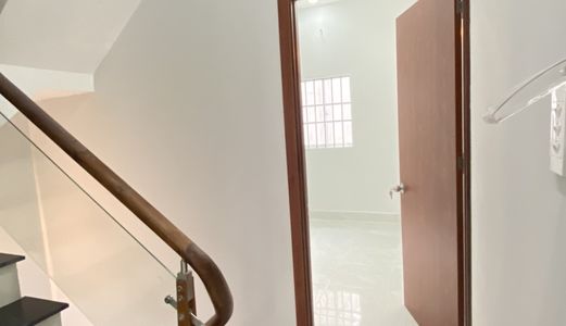 Nhà Phố Riêng Lẻ Hiện Đại, Dành Cho Gia Đình , Diện Tích : 3.2X13.6 , Ở Lê Văn Lương Xã Phước Kiển