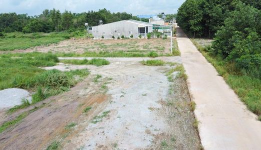 Kẹt Tiền Bán Lô Đất Mặt Tiền Quốc Lộ 13 Chơn Thành_1227M2/ 900 Triệu_Shr 0909775636