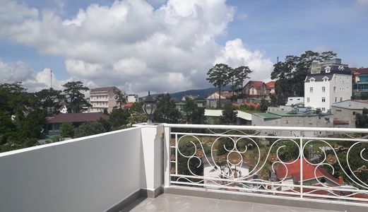 Bán Nhà Có View Đẹp, Sân Xe Hơi Đường Nguyễn Trung Trực, Phường 4, Đà Lạt 66.72M2 Mã 20099