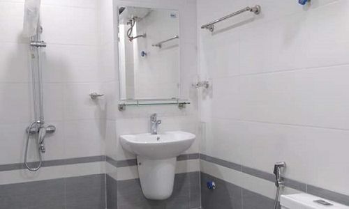  Bán Nhà Phố Trạm 36Mx5Tầng Ô Tô Qua Cửa Chỉ 2.75 Tỷ, Liên Hệ:0915126183