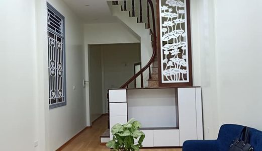 Bán Nhà Cực Đẹp Phố Hoa Bằng 46M2 X 5 Tầng, Mặt Tiền 4M, Ô Tô Con Đỗ Cửa