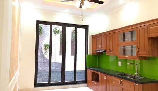 Nhà Chùa Láng, Quận Đống Đa, Hai Mặt Thoáng,gần Hồ Điều Hòa,cách 15M Oto Đỗ,nhỉnh 9Ty.