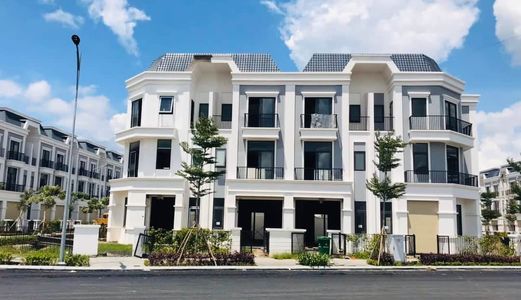 Nhà Phố 3 Tầng Sổ Sẵn Ở Bình Dương. Lh: 0931577311