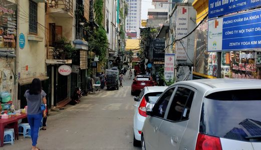 Cần Bán Gấp Căn Nhà Ngõ Phố Kim Mã, Cách 30M Ra Mặt Phố, 5Tầng