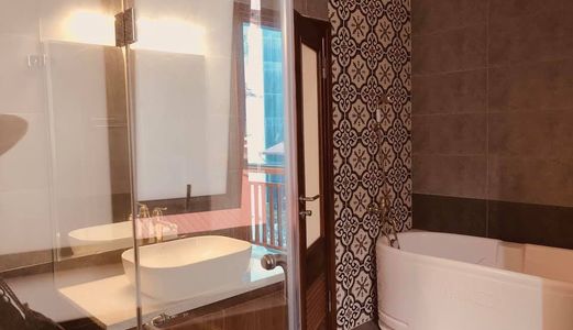 Toà Nhà Thương Mai Khu Vực Nguyễn Chí Thanh, Láng, Phân Lô, Lô Góc, 7T Thang Máy, Vỉa Hè, K.doanh.