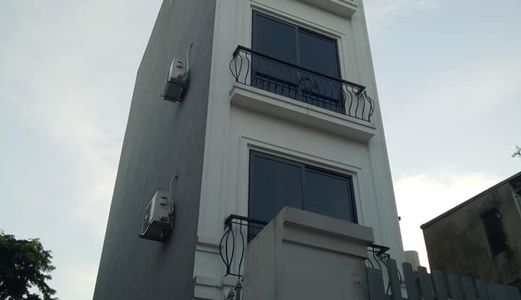 Chỉ 3.15 Tỷ Có Nhà 5 Tầng Hiện Đại, 54M2 Tại Thạch Bàn, Xe 4 Chỗ Vào Nhà 