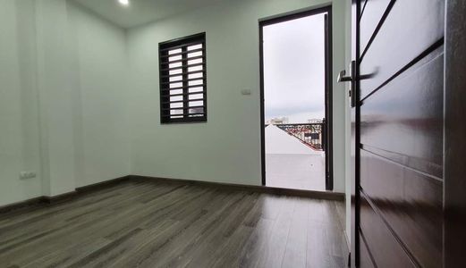 Oto Đỗ Cửa – Nhà Mới Định Công 3,75 Tỷ - Ở Luôn