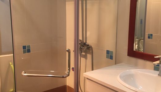 Ô Tô Đỗ Cửa – Phân Lô Long Biên – Nguyễn Sơn – Giá 4.3 Tỷ.