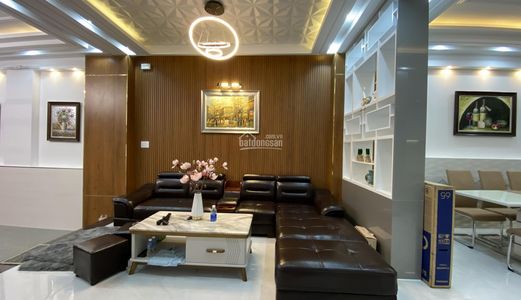 Hêm Xe Hơi ,5 Tầng ,giá Chỉ 4 Tỷ 2.