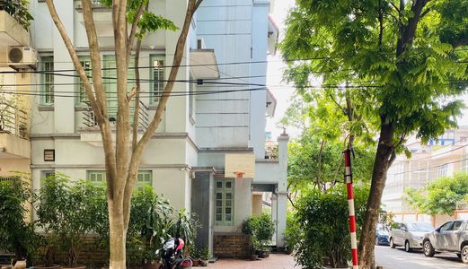 Cho Thuê Nhà Mặt Đường Nghĩa Đô – Cầu Giấy. Dt 100M2 X 4 Tầng, Căn Góc, Nhà Đẹp.