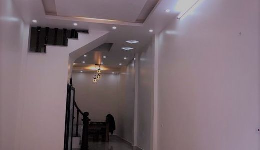 Hàng Hiếm : Bán Nhà Cầu Giấy, 33M2 5 Tầng 6.8Mt  3.3Tỷ 0981808881.