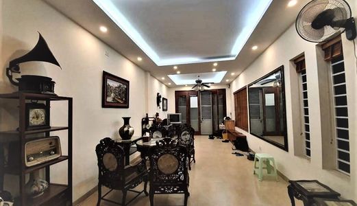 Siêu Phẩm Long Biên - 6 Tầng Gara - Nhỉnh 5 Tỷ - Mặt Ngõ - Cách Phố 50M 