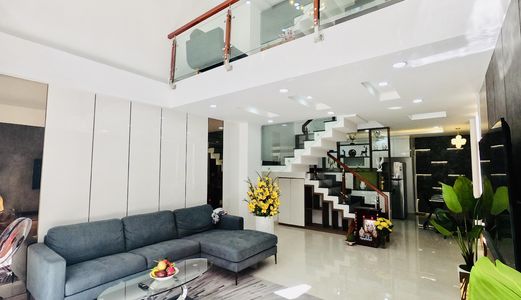 Tối Chính Chủ Cần Bán Căn Nhà 5 Lầu, Đường Tô Ngọc Vân Quận 12. Cách Chợ Chỉ 500M.