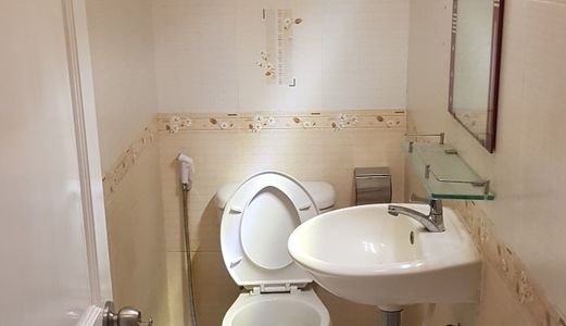 Cần Bán Nhà Góc 2 Mặt Tiền Ngã 4, Công Nhận Đủ, 11 Pn Đường Xe Hơi, P5, Gv