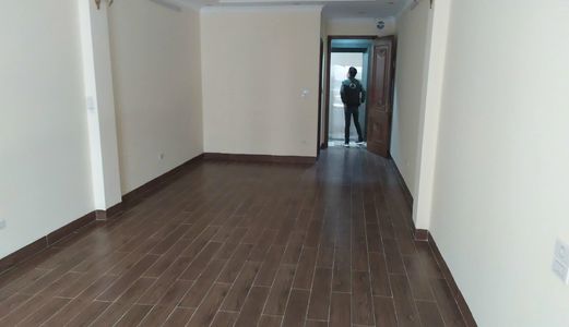 Bán Nhà Kim Đồng Dt 55M Oto Tránh-Kinh Doanh Đỉnh-Vỉa Hè 2M-Có Thang Máy- Gần Phố-Nở Hậu.