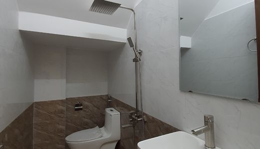 Nhà 2 Tầng Mới Kiệt Xe Máy Nguyễn Huệ Trung Tâm Giá Sốc