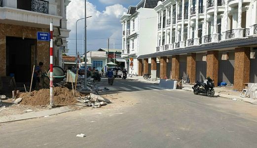 Cần Ra Gấp Căn Nhà Sổ Riêng Tùng Căn