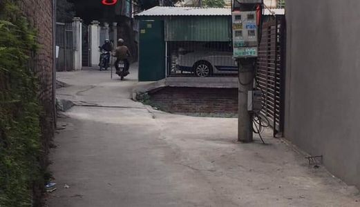 Bán Đất Dốc Ngân Hàng - Kênh Liêm. Dt:81M2,mt:5.29M.h:đông Bắc !!!